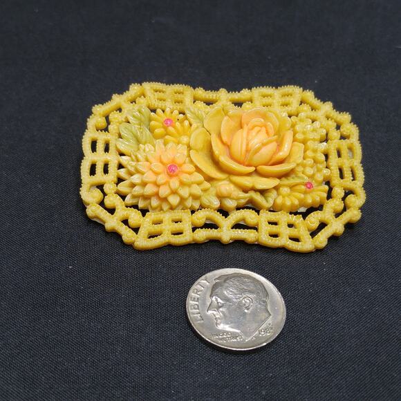 Vintage Celluloid Openwork Flower Brooch, Occupied Japan, 1940s - Picture 10 of 10